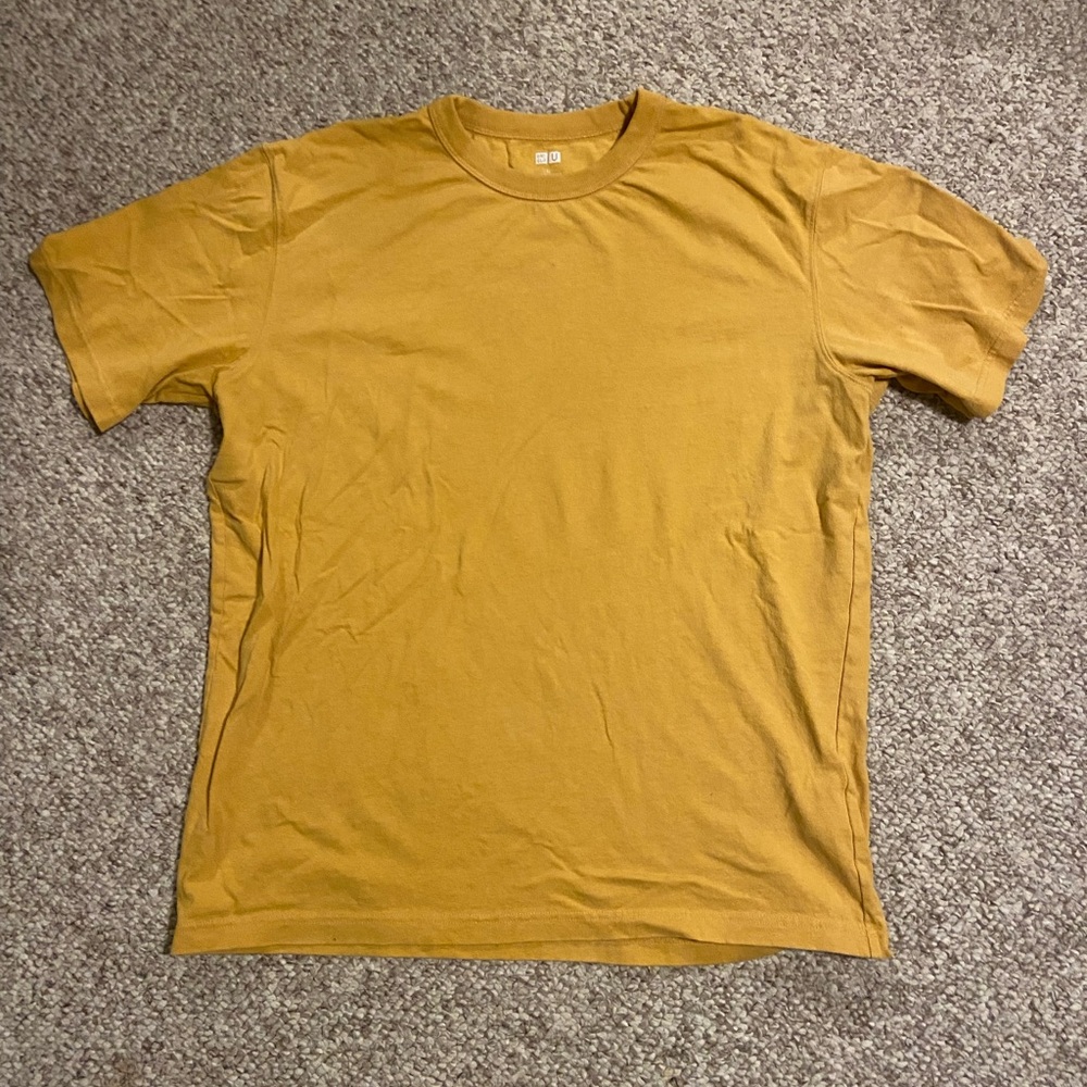 Men’s Large Uniqlo T-Shirt